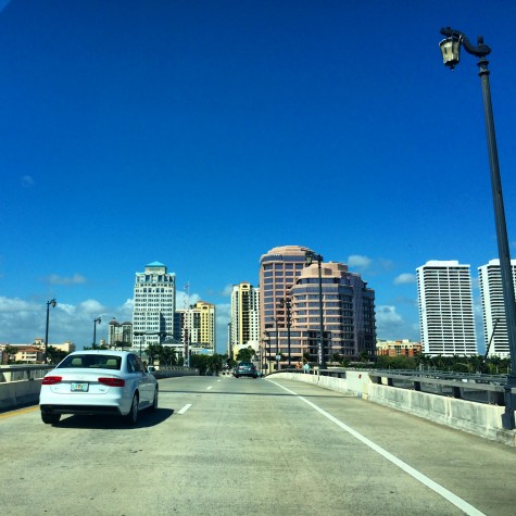 Dirigindo sozinha pela Flórida...Foto: Palm Beach