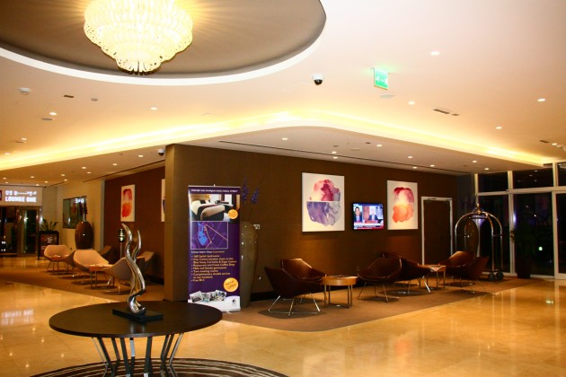 Lobby do Premier Inn Abu Dhabi International Airport